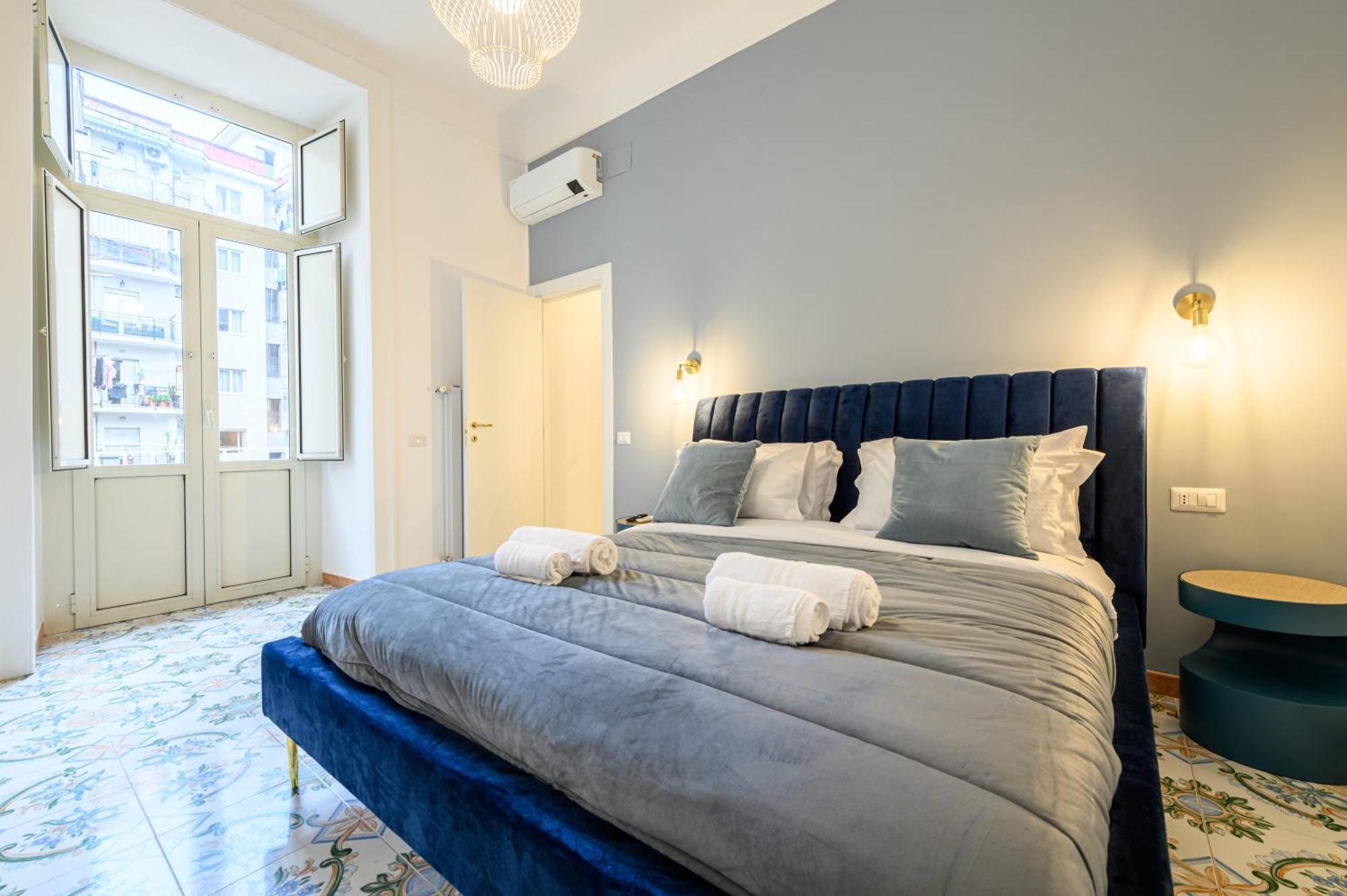 Guest House 121 Charming Apartment Νάπολη Εξωτερικό φωτογραφία