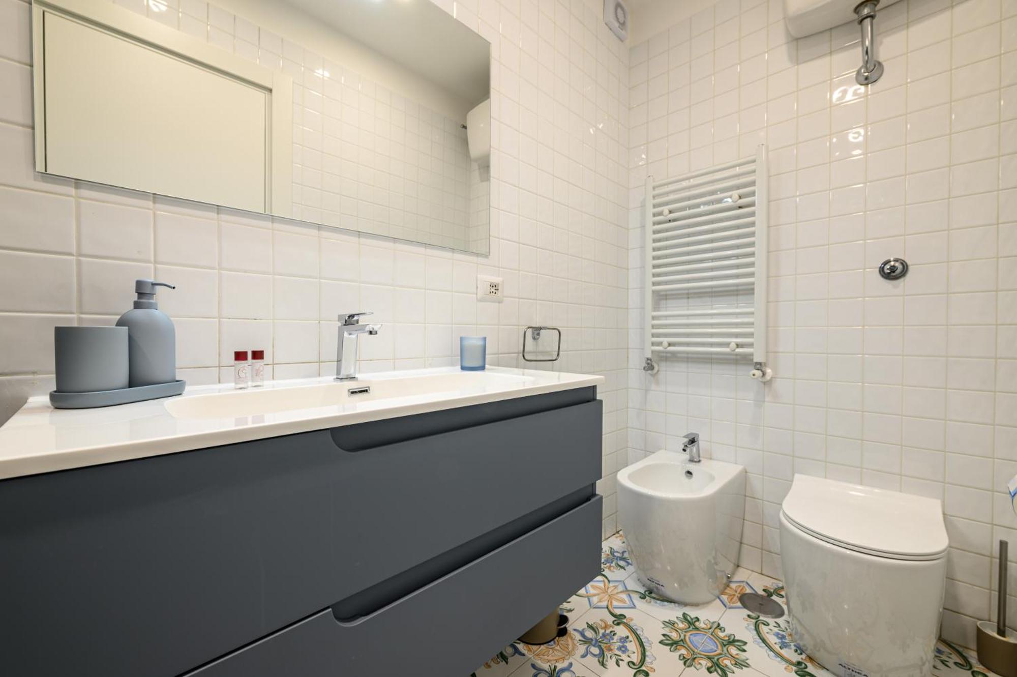 Guest House 121 Charming Apartment Νάπολη Εξωτερικό φωτογραφία