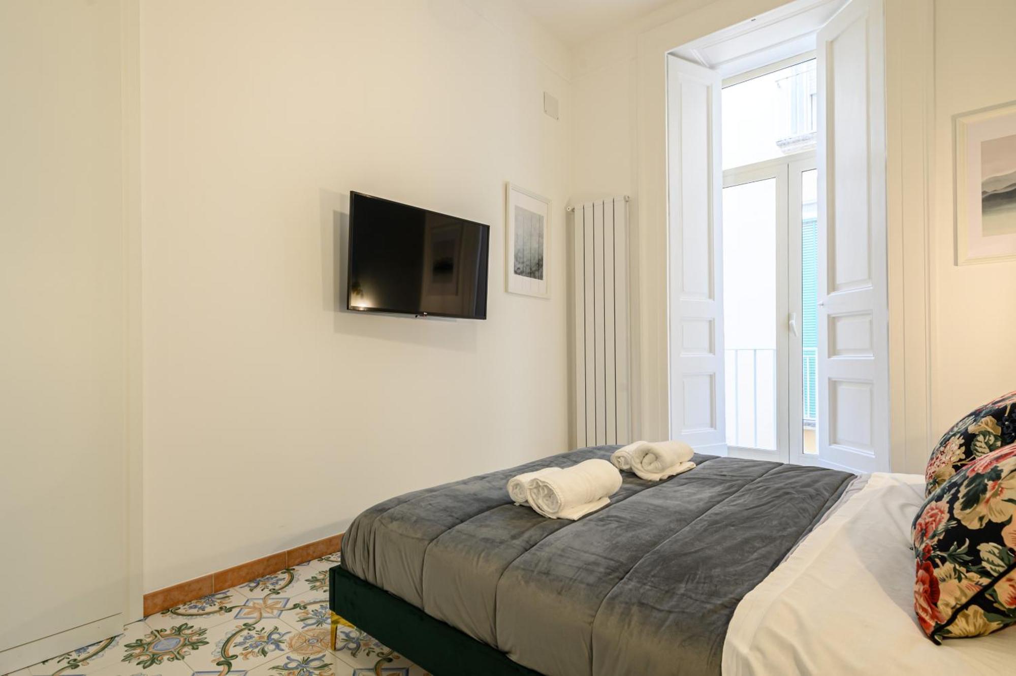 Guest House 121 Charming Apartment Νάπολη Εξωτερικό φωτογραφία